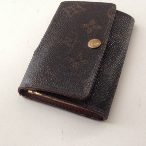 Louis Vuitton, Mono Brown 6-Hooks Key Case - Picture 2 of 10